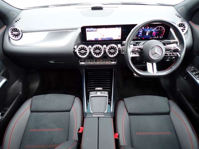 Mercedes-Benz GLA-Class 6