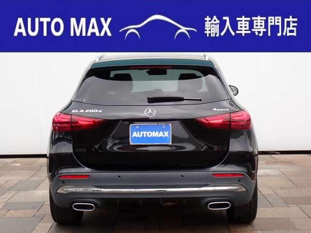 Mercedes-Benz GLA-Class 10
