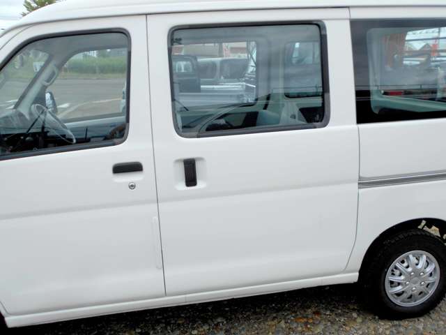 Daihatsu Hijet Cargo 7