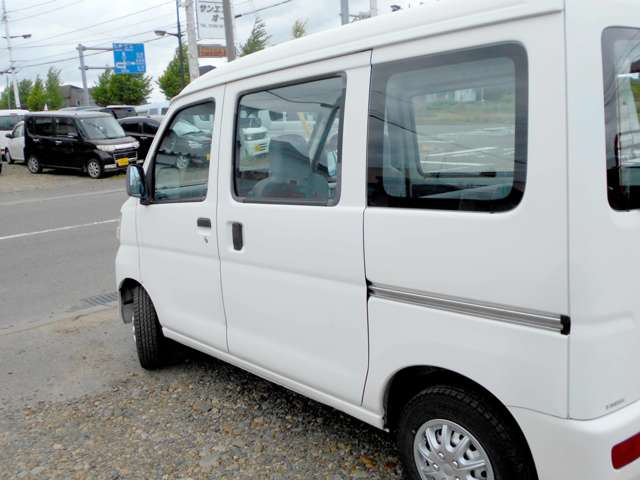 Daihatsu Hijet Cargo 10
