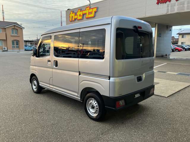 Daihatsu Hijet Cargo 11