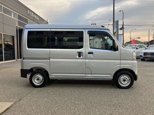 Daihatsu Hijet Cargo 9
