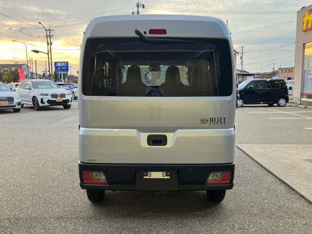 Daihatsu Hijet Cargo 10