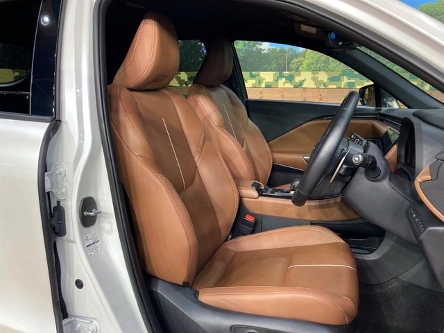 Lexus LBX 8