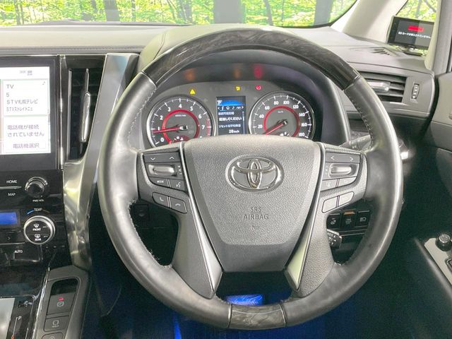 Toyota Alphard 12