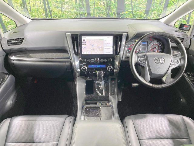 Toyota Alphard 2
