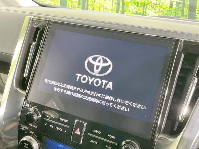 Toyota Alphard 3