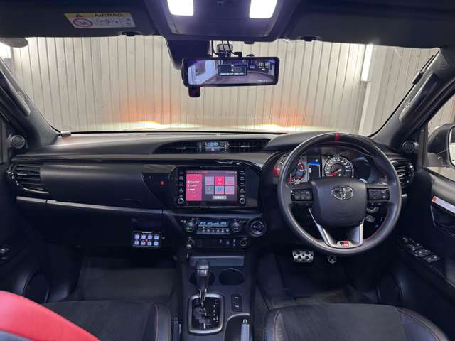 Toyota Hilux 2