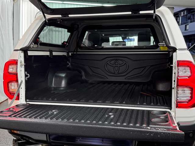 Toyota Hilux 7