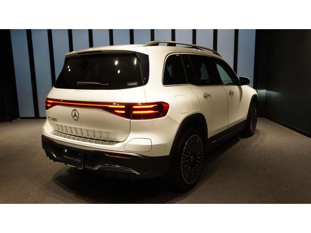 Mercedes-Benz EQB 10