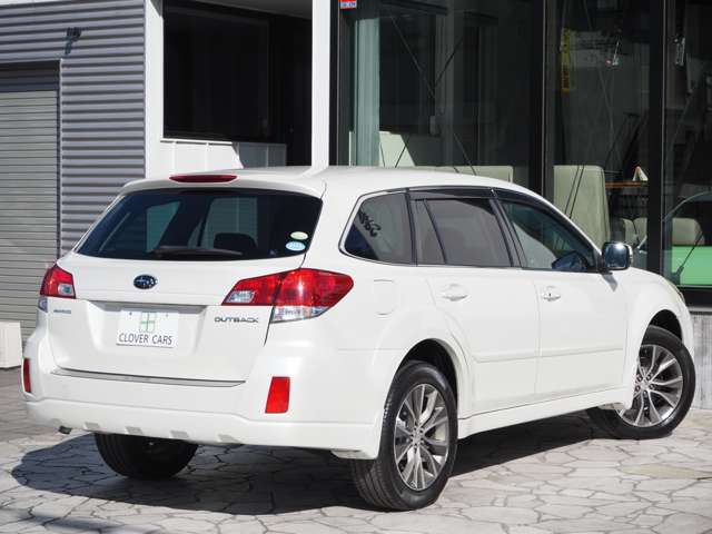 Subaru Legacy Outback 11