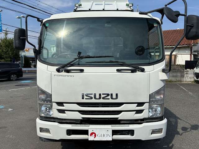 Isuzu Forward 2