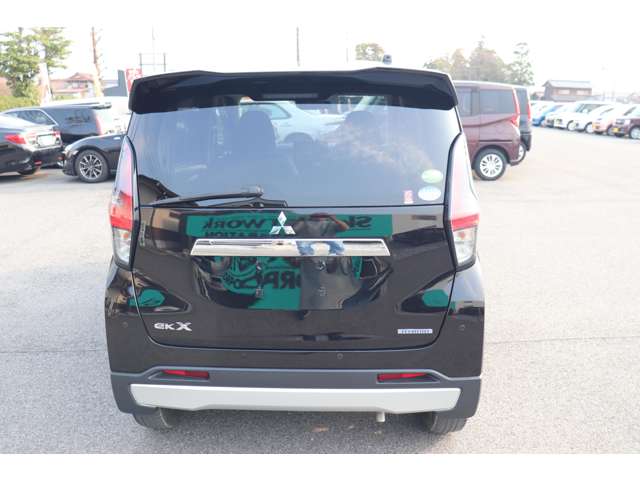 Mitsubishi eK X 12