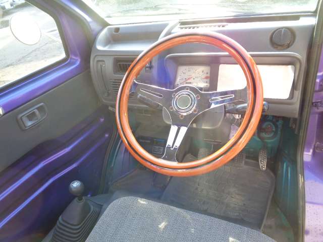 Daihatsu Midget II 12