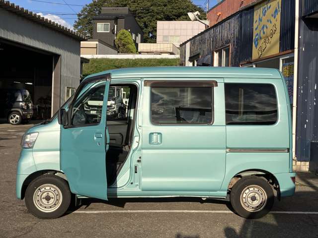 Daihatsu Hijet Cargo 11