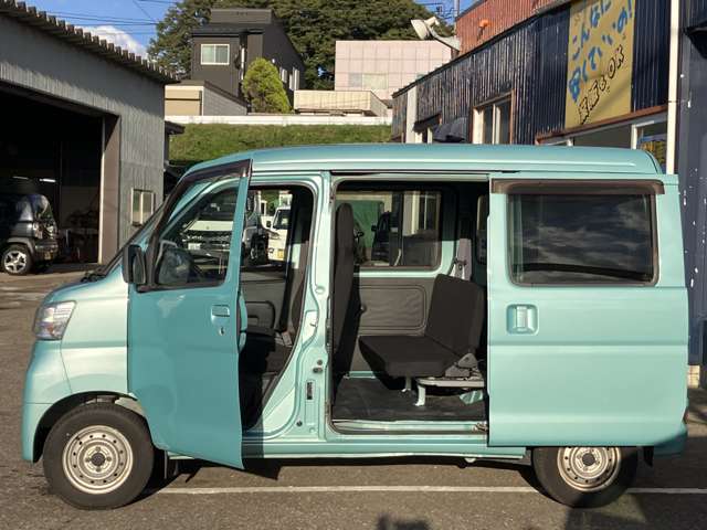 Daihatsu Hijet Cargo 12