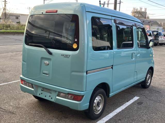 Daihatsu Hijet Cargo 6