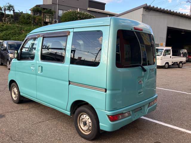 Daihatsu Hijet Cargo 8