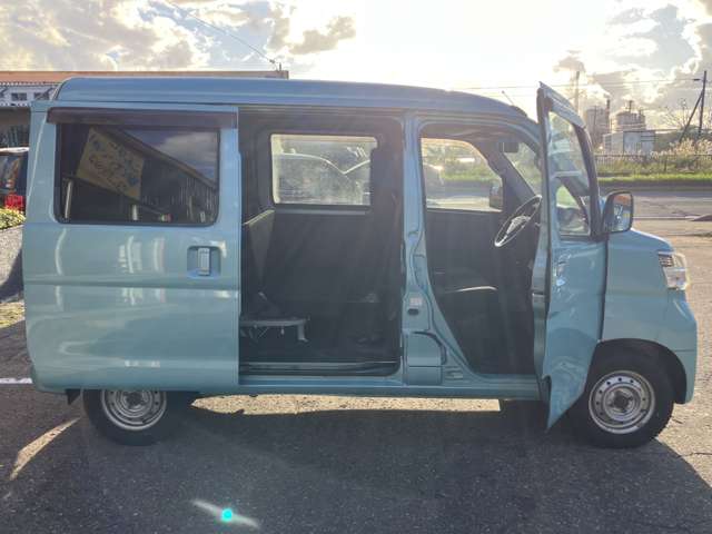 Daihatsu Hijet Cargo 10