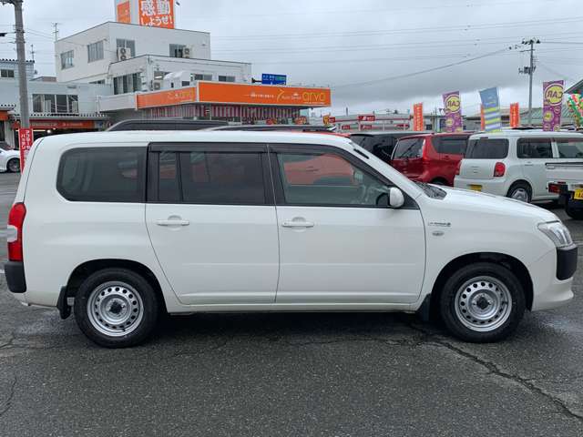 Toyota Succeed Van 4