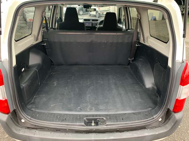 Toyota Succeed Van 7