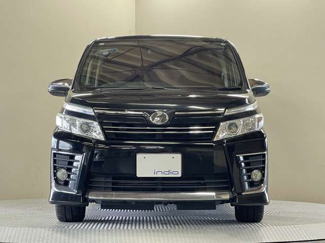 Toyota Voxy 8