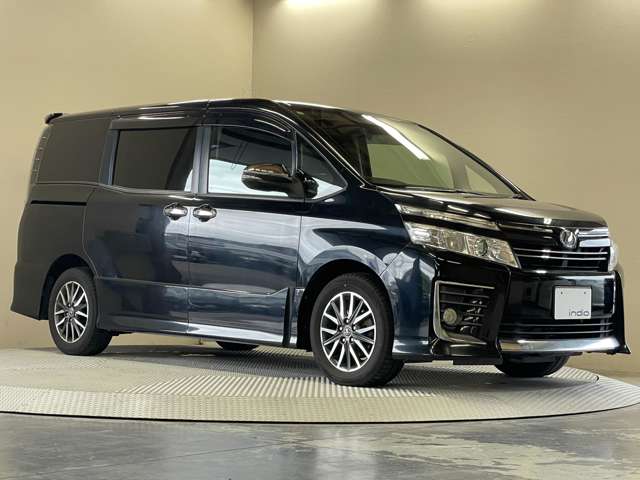 Toyota Voxy 9
