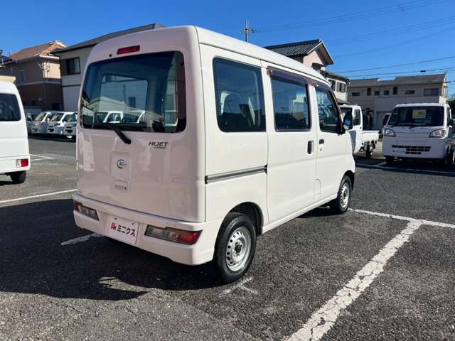 Daihatsu Hijet Cargo 5