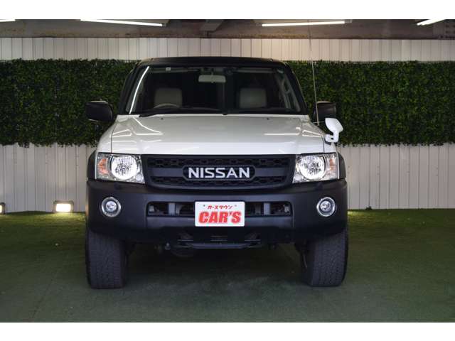 Nissan Safari 12