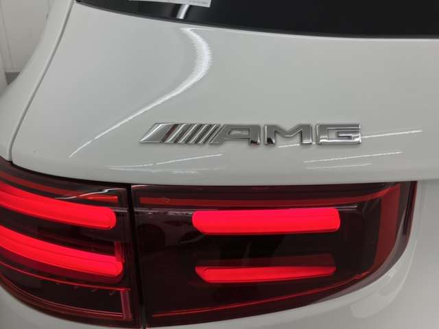 Mercedes-Benz GLB 12