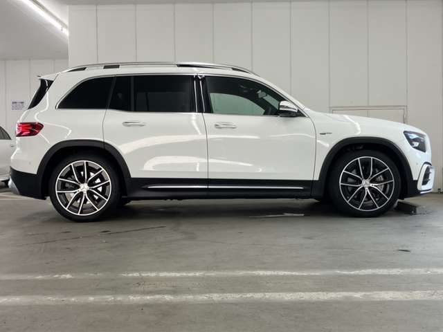 Mercedes-Benz GLB 4
