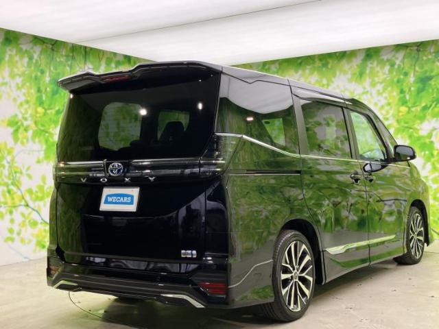 Toyota Voxy 6
