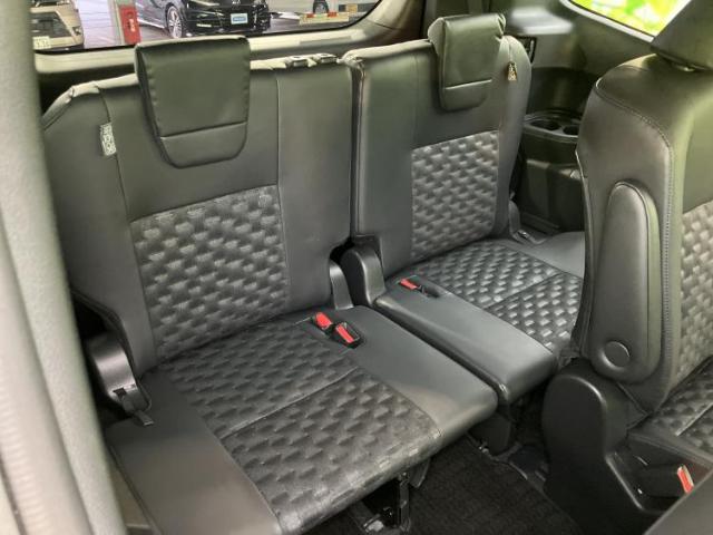 Toyota Voxy 8