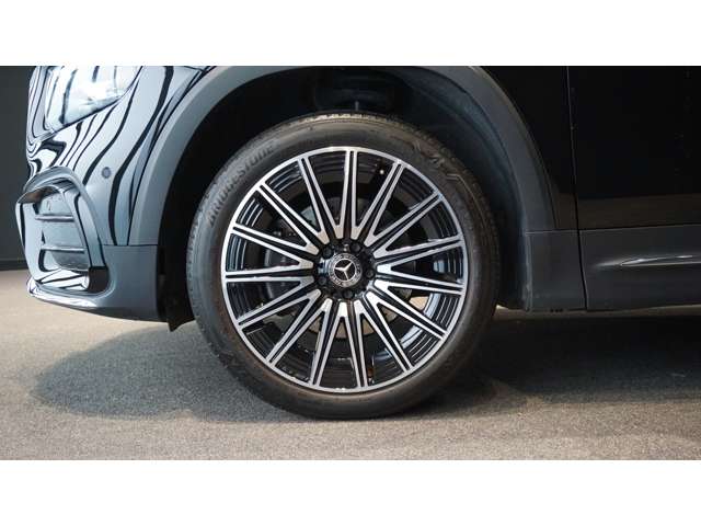 Mercedes-Benz GLB 12