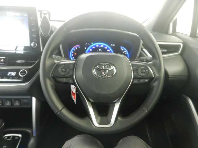 Toyota Corolla Cross 8