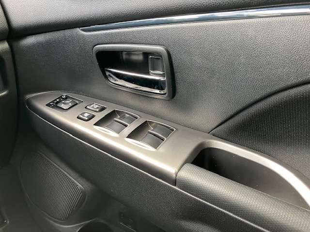 Mitsubishi RVR 11