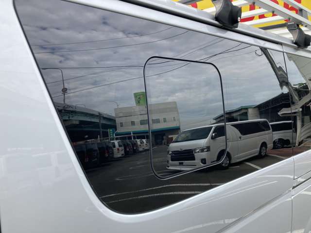 Toyota Hiace Van 9
