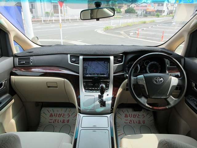 Toyota Alphard 6