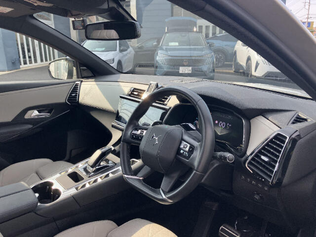 DS Automobiles DS7 8
