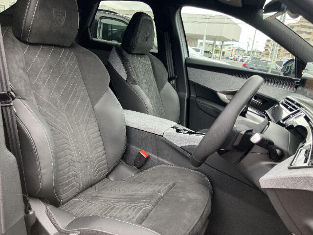 Peugeot E-3008 12