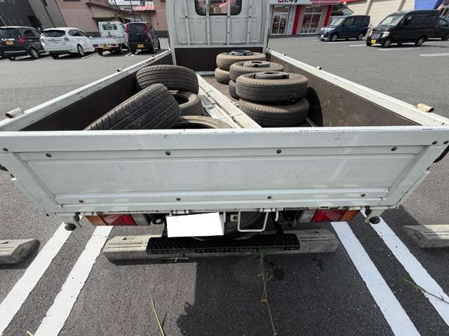 Isuzu Elf 6