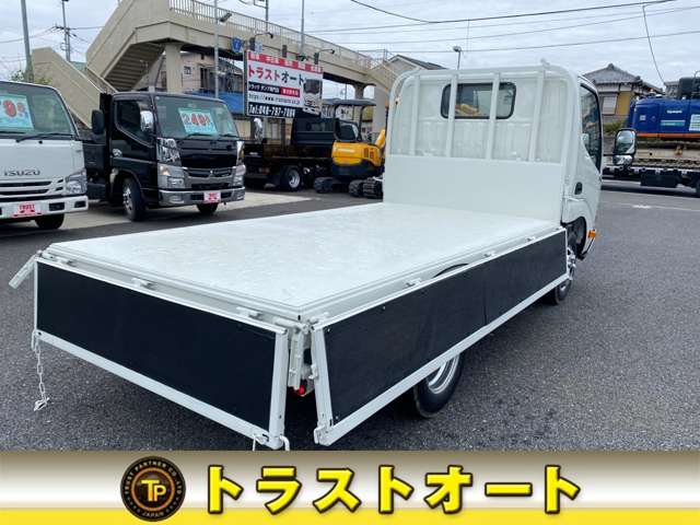 Hino Dutro 11