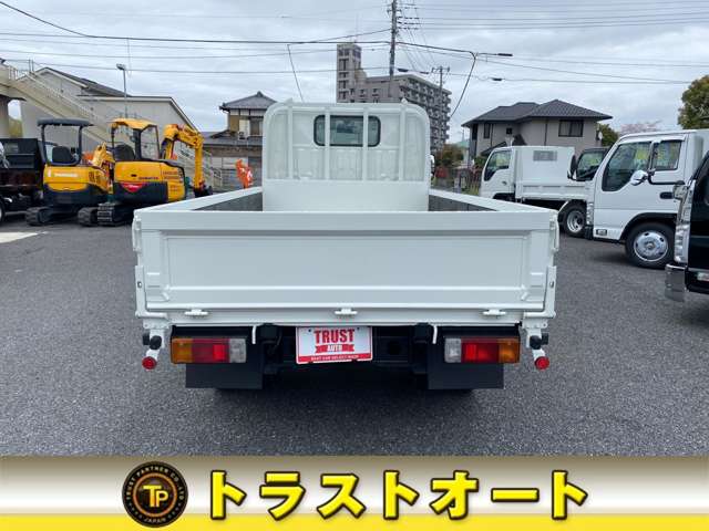 Hino Dutro 12
