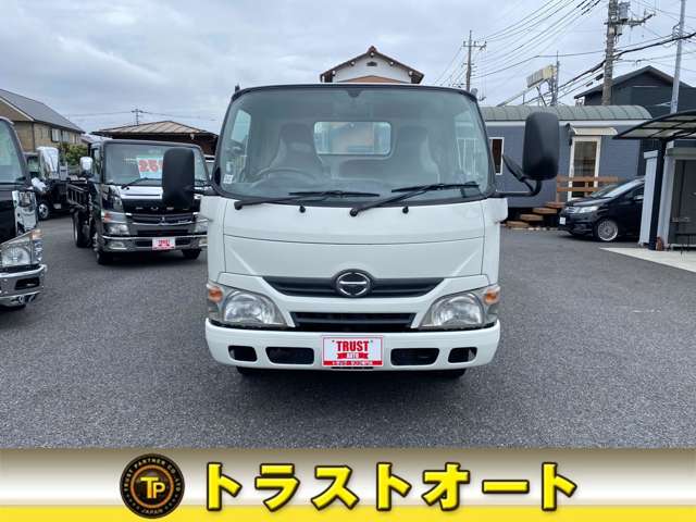 Hino Dutro 8
