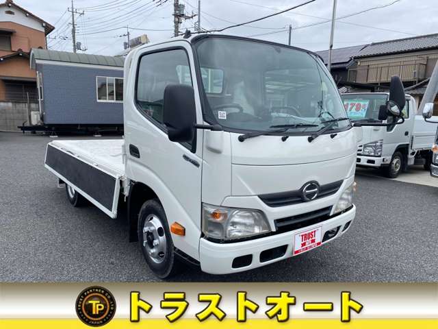 Hino Dutro 9