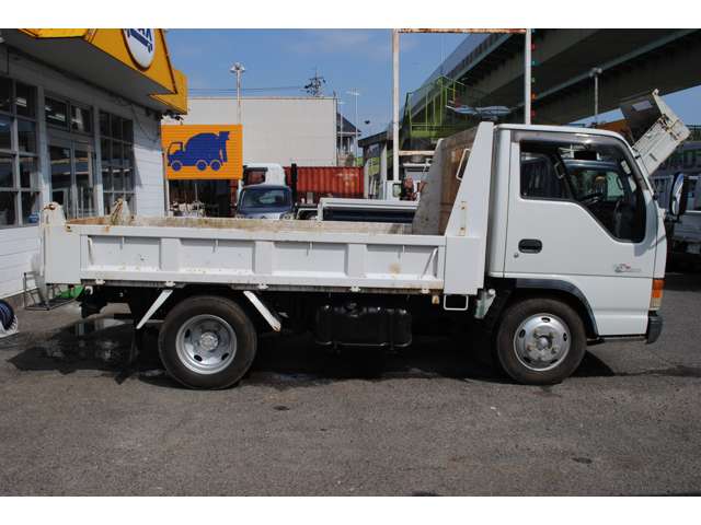Isuzu Elf 7