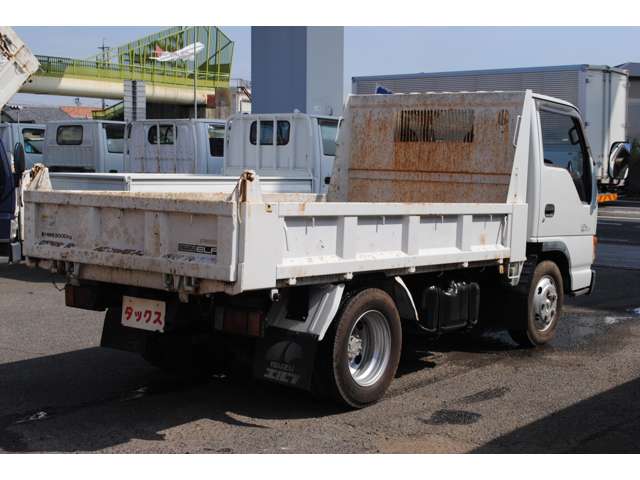 Isuzu Elf 8