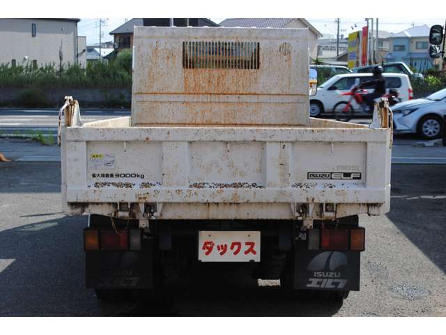 Isuzu Elf 9