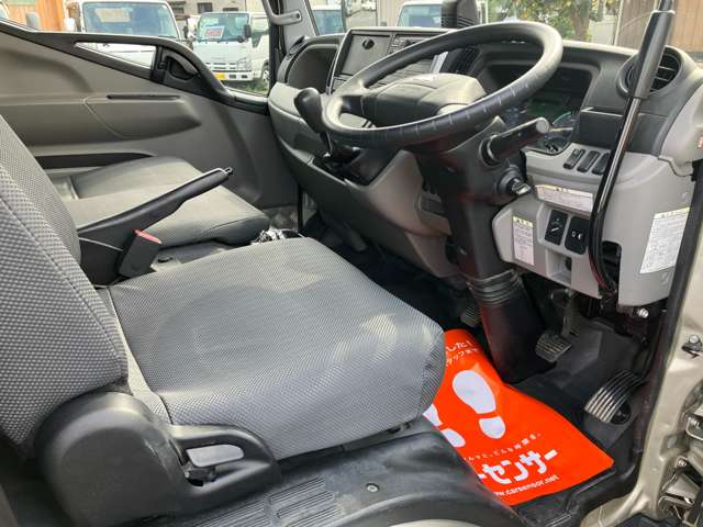 Mitsubishi Fuso Canter 2