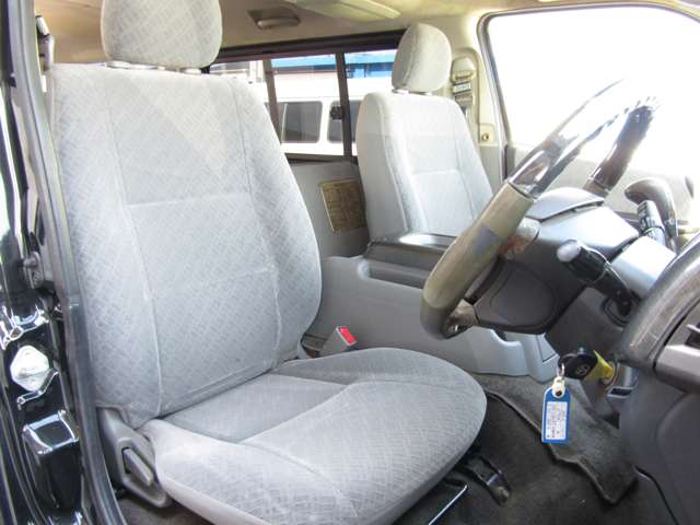 Toyota Hiace Van 6